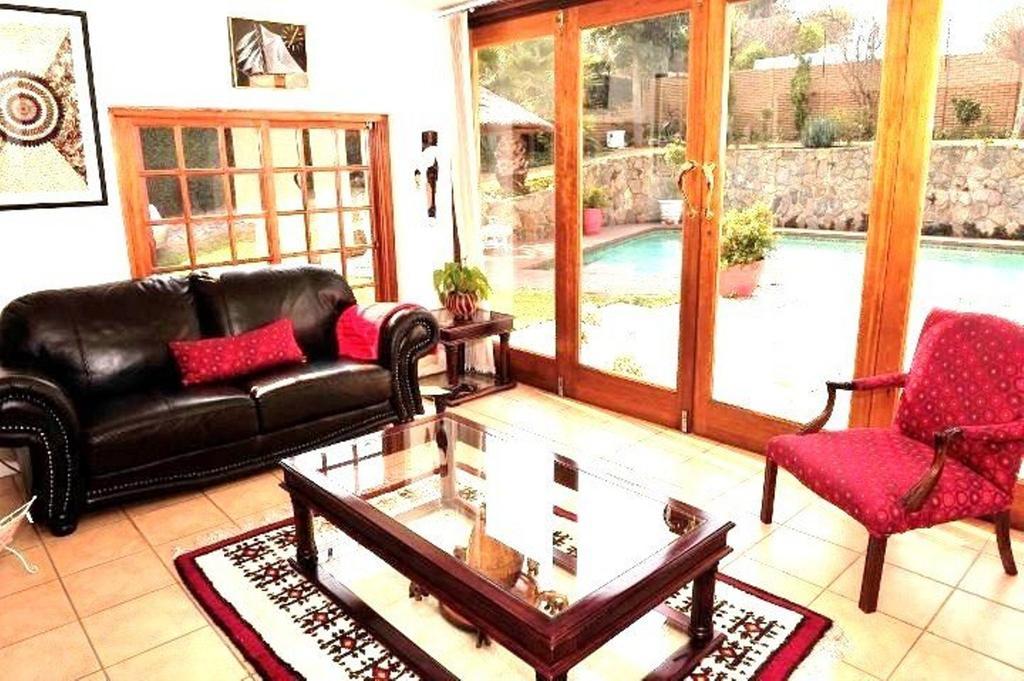 Mizizi House Of Sandton B & B Йоханнесбург Экстерьер фото
