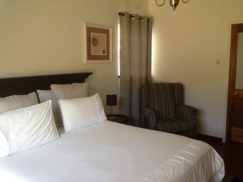 Mizizi House Of Sandton B & B Йоханнесбург Экстерьер фото